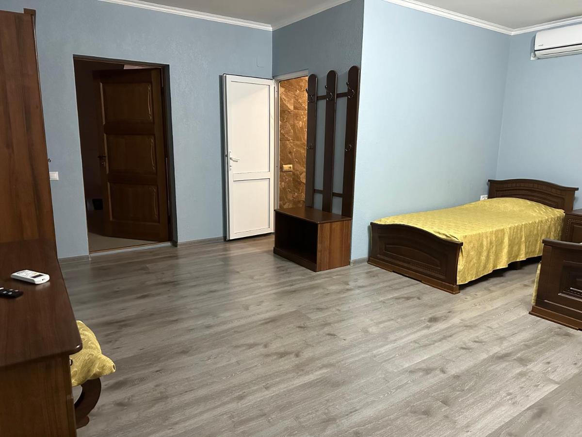 Gudauta Hotel Ngoại thất bức ảnh