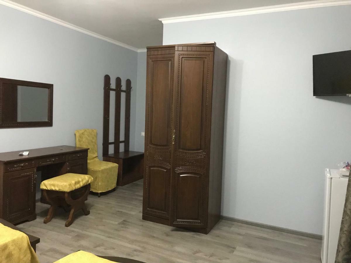Gudauta Hotel Ngoại thất bức ảnh
