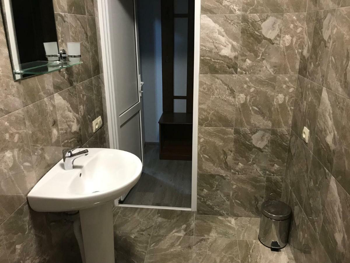 Gudauta Hotel Ngoại thất bức ảnh
