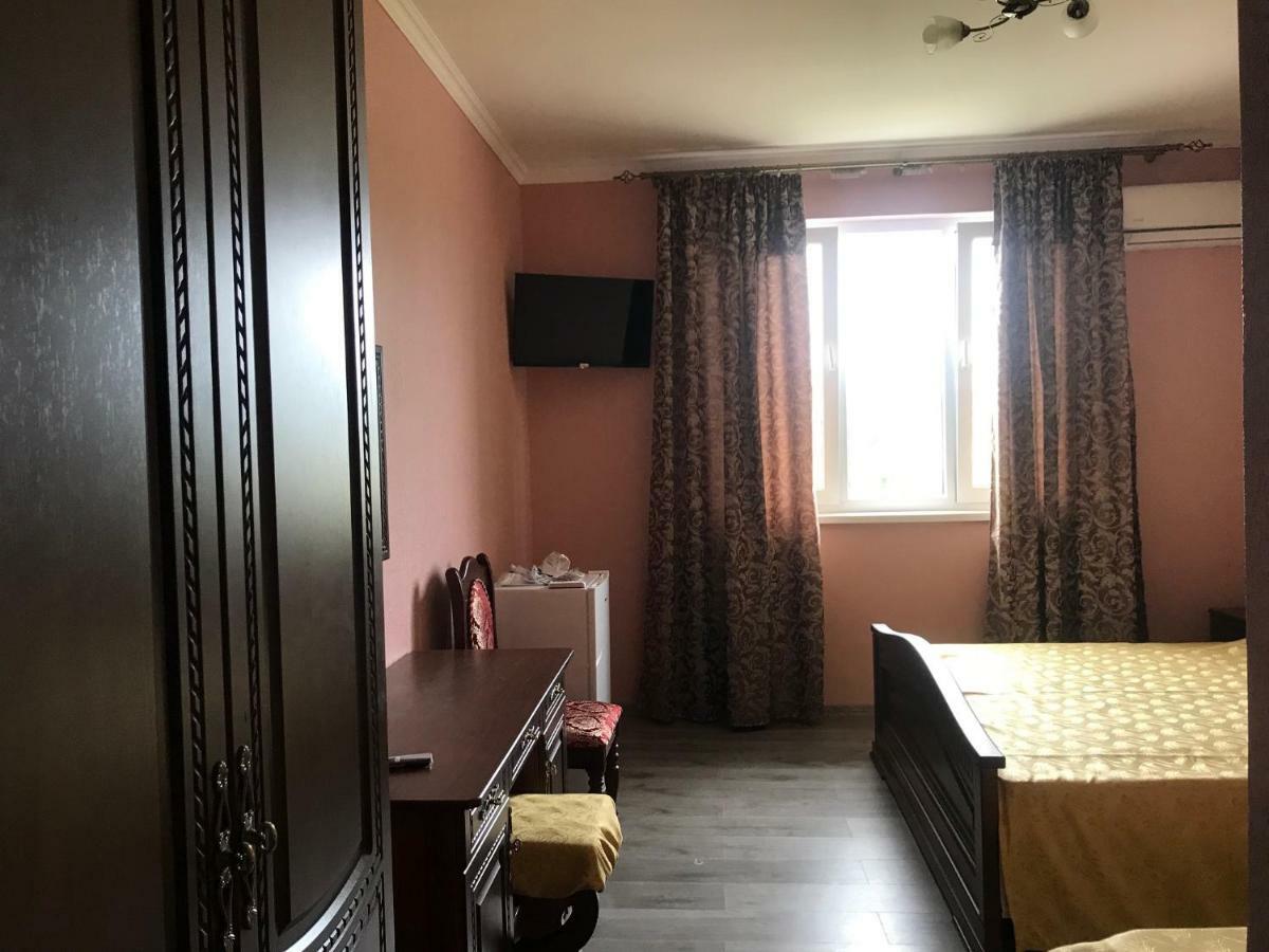 Gudauta Hotel Ngoại thất bức ảnh